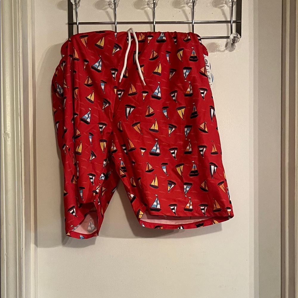 Vibrant Red Sailboat Print Men's Athletic Shorts